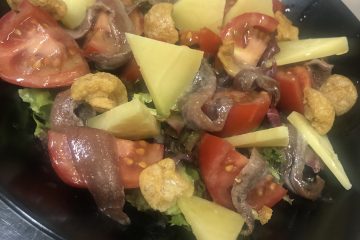 El Pintu Llaviana - Ensalada tomate asturianu, anchoes y quesu Varé