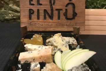 El Pintu Llaviana - Esbiyá de quesos asturianos cortina selección